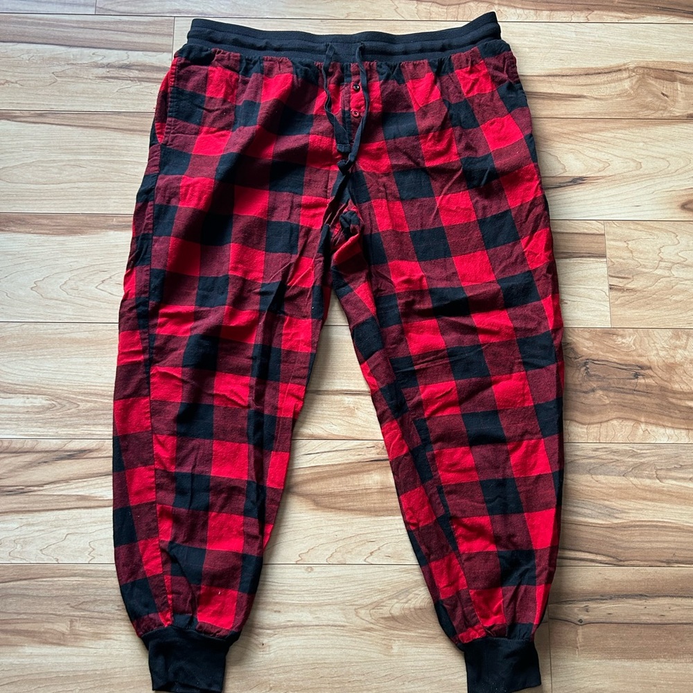 Red and Black Buffalo Plaid Women’s Lounge Pants